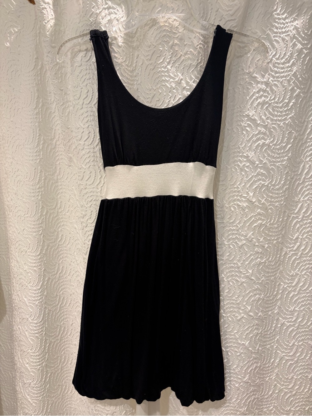 Aqua Small Black Midi Dress